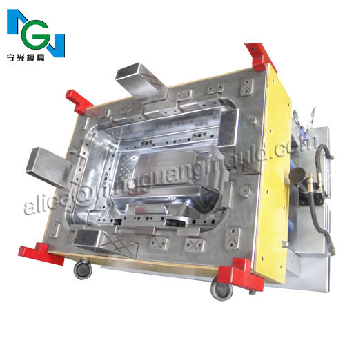 SMC mold with cacuum edge